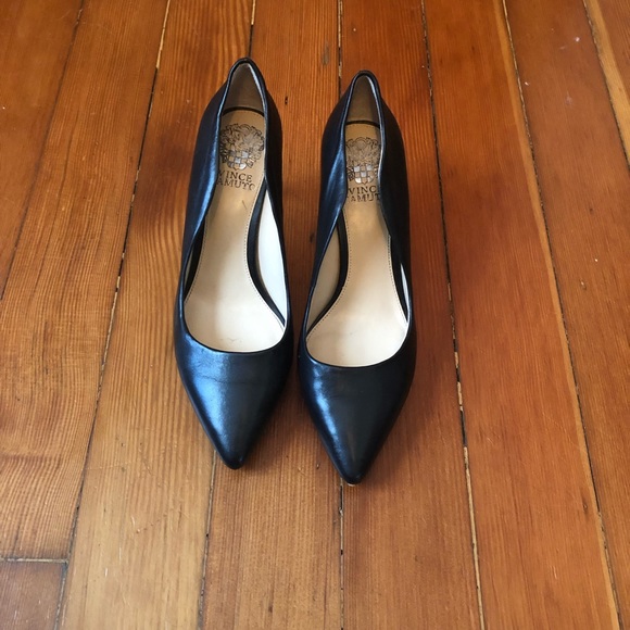 Vince Camuto Black Leather Pump - Picture 2 of 8